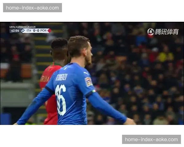 “特写：洛里昂老将莫菲在训练后加练禁区外射门，以改善远射效率”