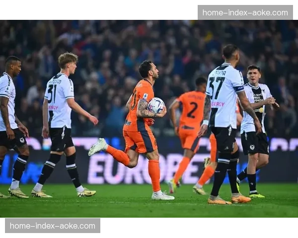 国际米兰2-1逆转尤文图斯，劳塔罗补时绝杀助球队领跑积分榜